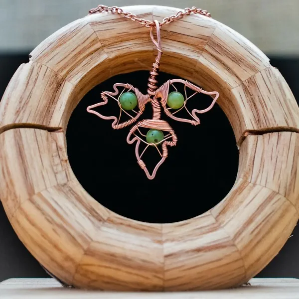 Poison Ivy Leaflet - Canadian Jade - Copper Necklace