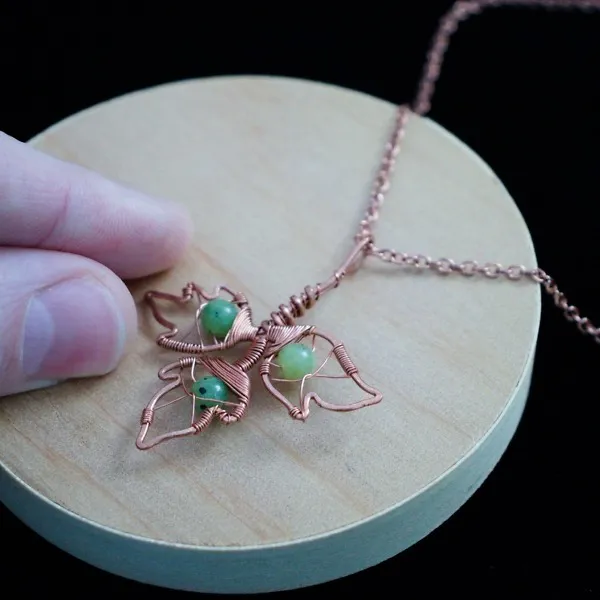 Poison Ivy Leaflet - Canadian Jade - Copper Necklace