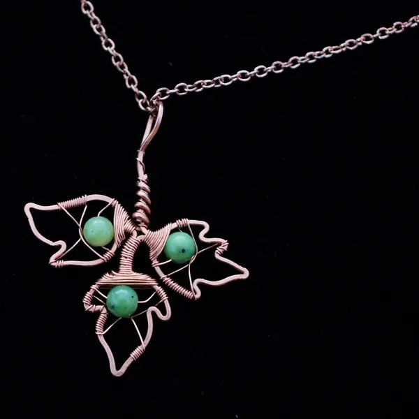 Poison Ivy Leaflet - Canadian Jade - Copper Necklace