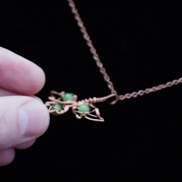 Poison Ivy Leaflet - Canadian Jade - Copper Necklace