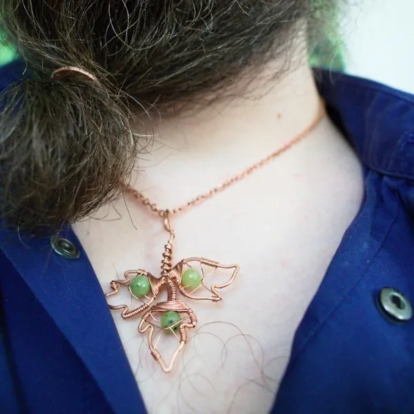 Poison Ivy Leaflet - Canadian Jade - Copper Necklace